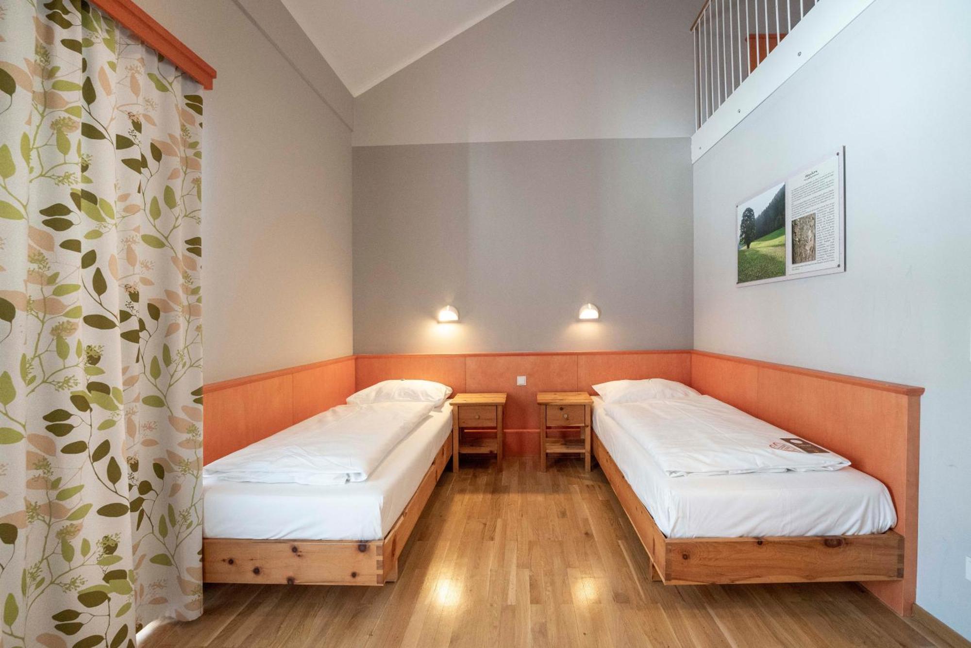 Jufa Hotel Хохриндл Екстериор снимка