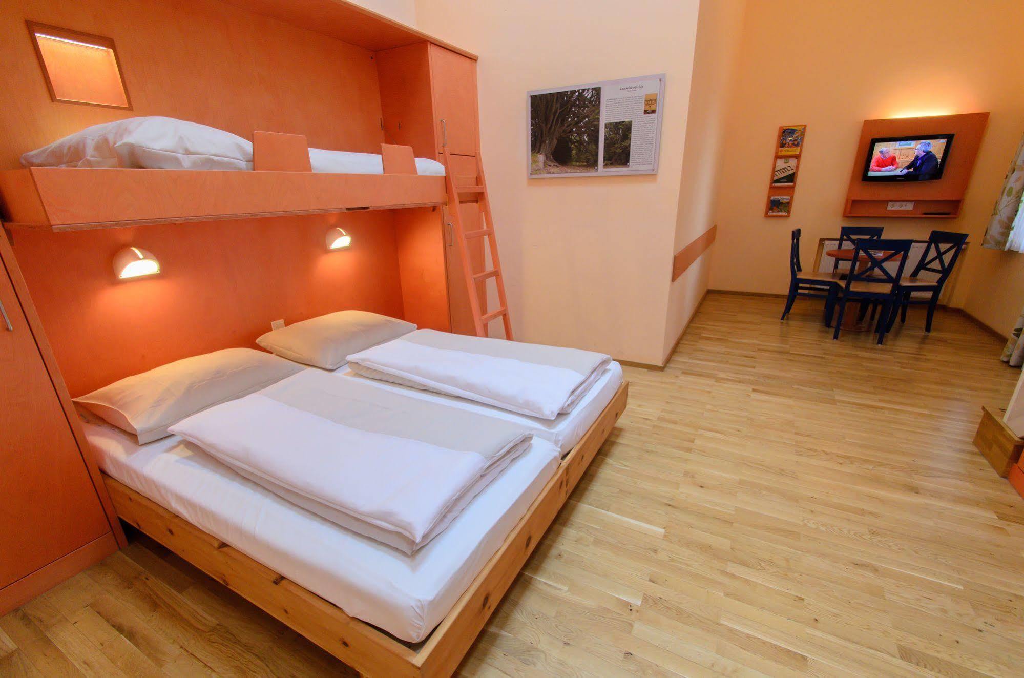 Jufa Hotel Хохриндл Екстериор снимка
